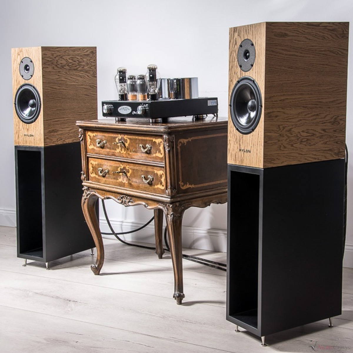 Pylon Audio Diamond Monitor 18 mkII Oak- фото5