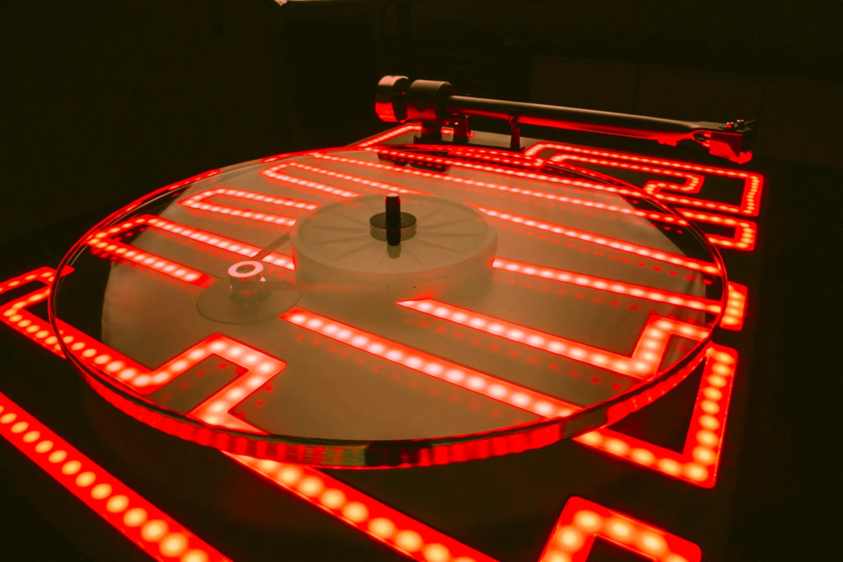 Pro-Ject Elvis Turntable- фото5