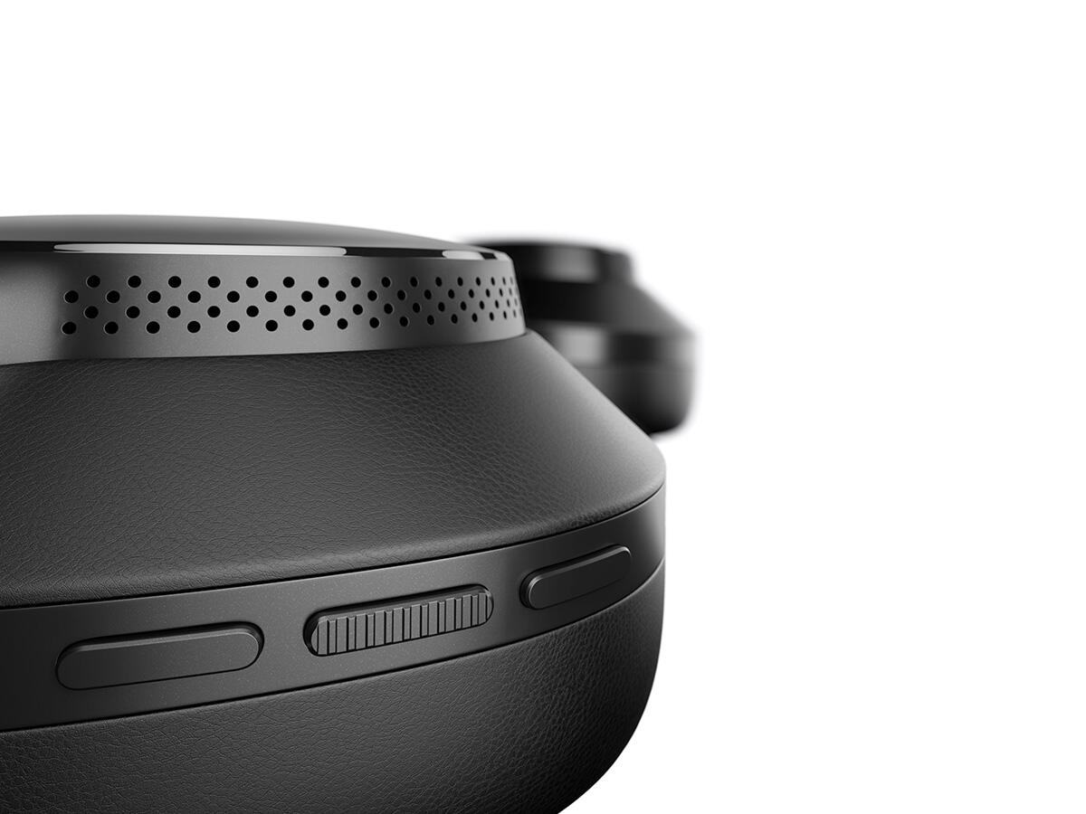 Bowers & Wilkins Px8, black