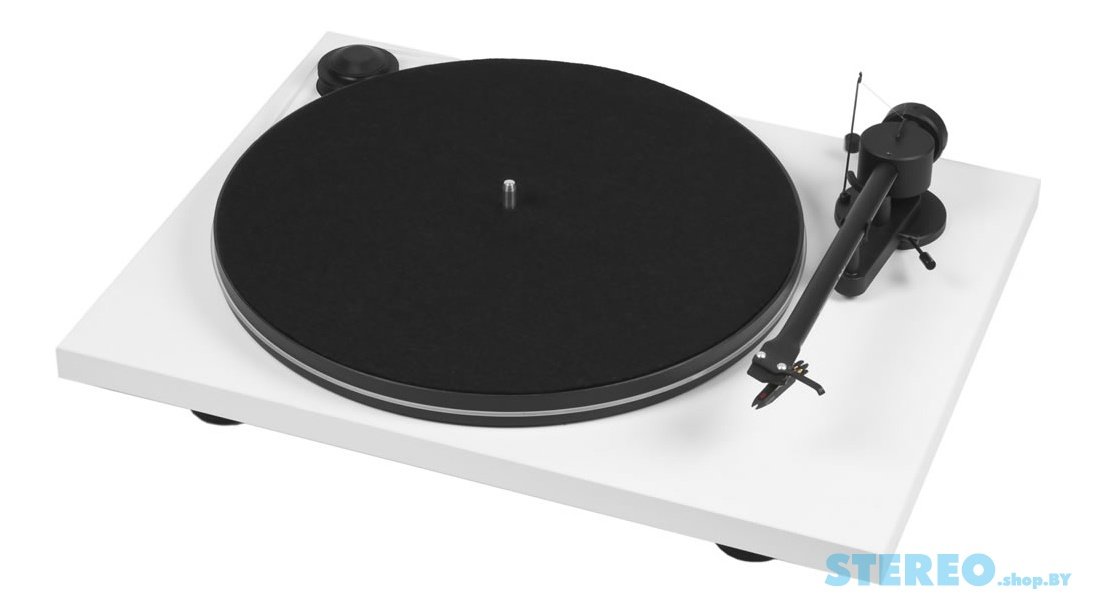 Pro-Ject Essential II White ( Ortofon OM5E)