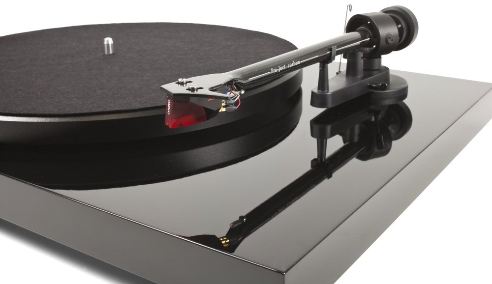 Pro-Ject Debut Carbon DC Piano Black ( Ortofon 2M Red)